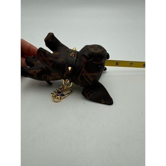 LV Dog Keychain - Picture 5 of 6